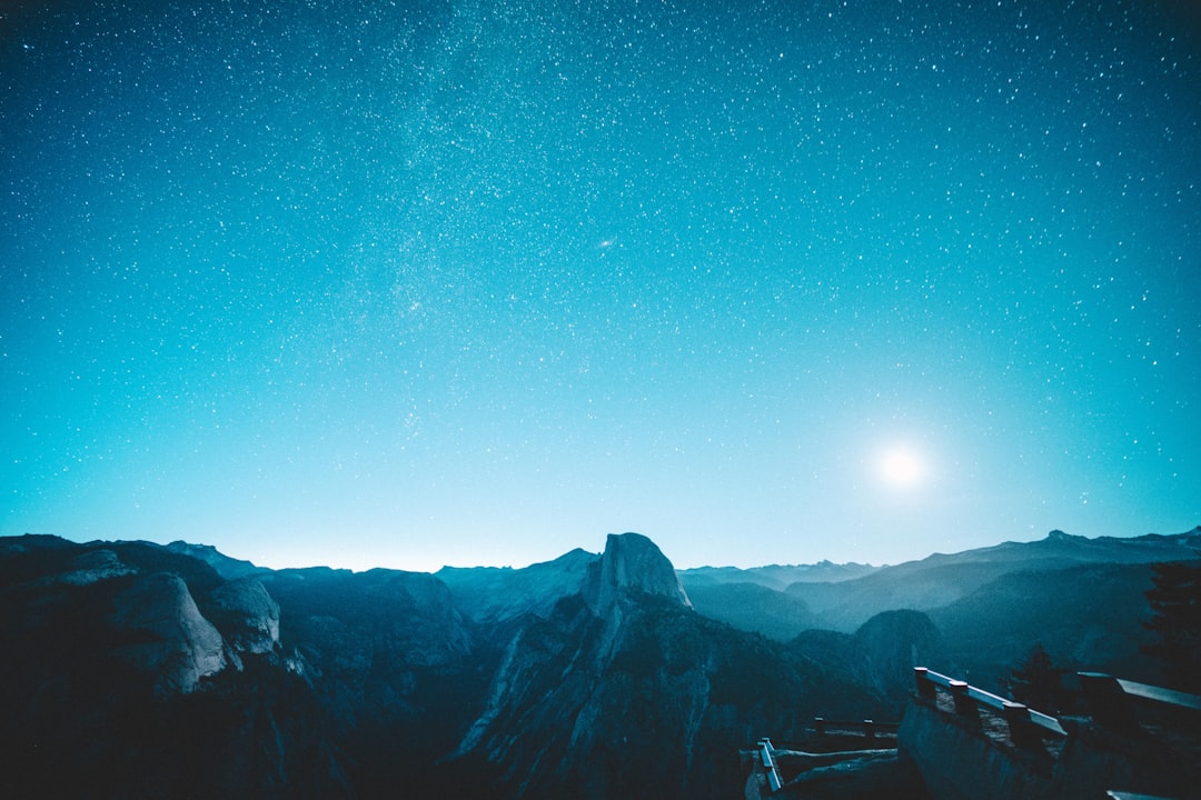 Luxury vs. Affordable Travel: Indulging Your Wanderlust Without Emptying Your Wallet